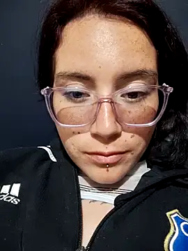 Snapshot of mara_adiction chatting on December 2025 03:29:01 PM mara adiction online show from December 2025 03:29:01 PM