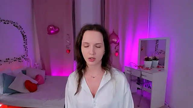 Snapshot of Ariadna_Shy chatting on February 2025 10:25:01 PM Ariadna Shy online show from February 2025 10:25:01 PM