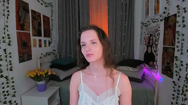 Snapshot of Ariadna_Shy chatting on February 2025 04:49:01 AM Ariadna Shy online show from February 2025 04:49:01 AM