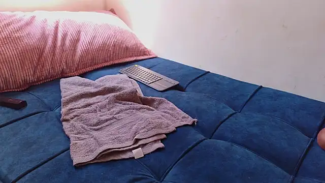 lilybloom69 online show from June 2026 07:02:02 PM