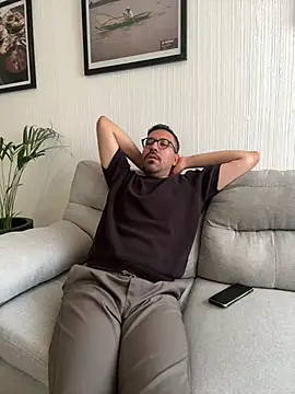 AdrianGarcia89 online show from April 2026 07:07:02 PM