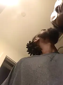 Snapshot of AverageAnt_ chatting on February 2026 06:54:01 AM AverageAnt online show from February 2026 06:54:01 AM