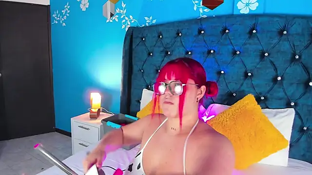 Issa Clark01 online show from February 2026 09:40:02 PM