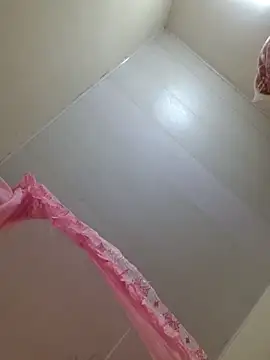 Yasmin-n online show from December 2025 05:02:01 AM