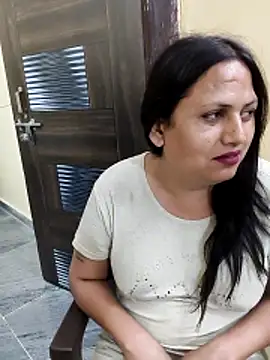 Hotmylips online show from April 2026 03:49:02 PM