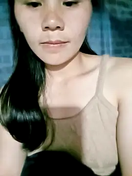 Snapshot of Uzi-na chatting on December 2025 01:06:01 PM Uzi-na online show from December 2025 01:06:01 PM