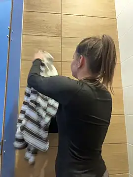 Niki Hug online show from January 2026 10:20:01 AM