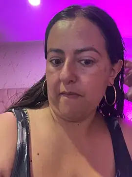 Snapshot of evelyn_harpeery chatting on July 2026 11:01:02 AM evelyn harpeery online show from July 2026 11:01:02 AM