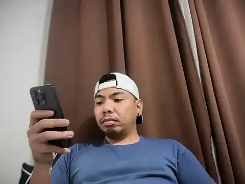 Snapshot of chubbybear_08 chatting on February 2026 06:33:02 PM chubbybear 08 online show from February 2026 06:33:02 PM