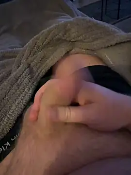 Snapshot of bigB822 chatting on December 2025 06:03:01 PM bigB822 online show from December 2025 06:03:01 PM