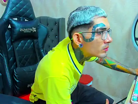 Boy tatto77 online show from February 2026 05:05:02 PM