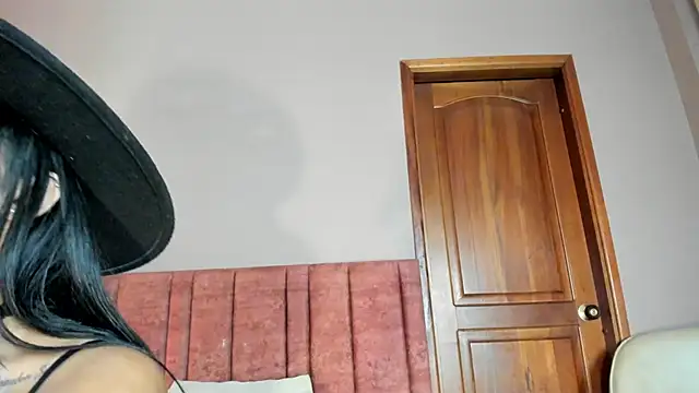 GahiaBelucci online show from March 2026 11:44:02 AM