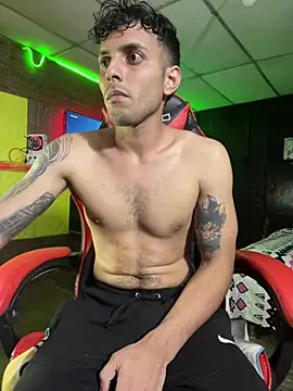 Snapshot of JustynAle2025 chatting on January 2026 02:27:02 AM JustynAle2025 online show from January 2026 02:27:02 AM