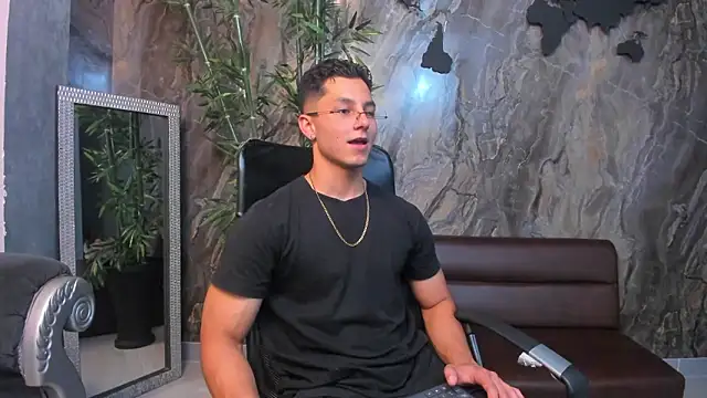 Snapshot of Noah_Clarkk chatting on February 2026 11:28:01 PM Noah Clarkk online show from February 2026 11:28:01 PM