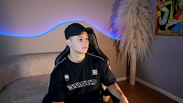 Noah Clarkk online show from July 2026 05:39:01 PM