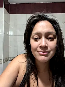 pilarlucky online show from December 2025 02:18:01 AM