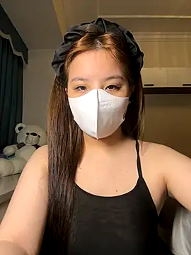 Snapshot of Vanne08_ chatting on December 2025 12:33:02 PM Vanne08 online show from December 2025 12:33:02 PM