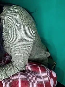 QWEEN7B online show from December 2025 12:24:02 PM