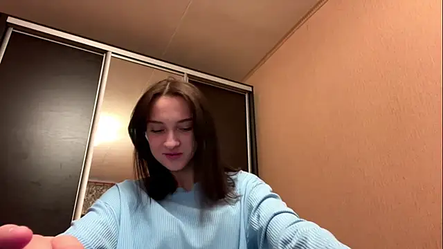 Snapshot of TinyLisa chatting on December 2025 06:53:02 AM TinyLisa online show from December 2025 06:53:02 AM