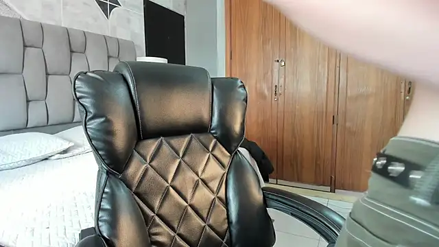 Snapshot of ChannelWhitee_ chatting on January 2026 09:50:01 PM ChannelWhitee online show from January 2026 09:50:01 PM