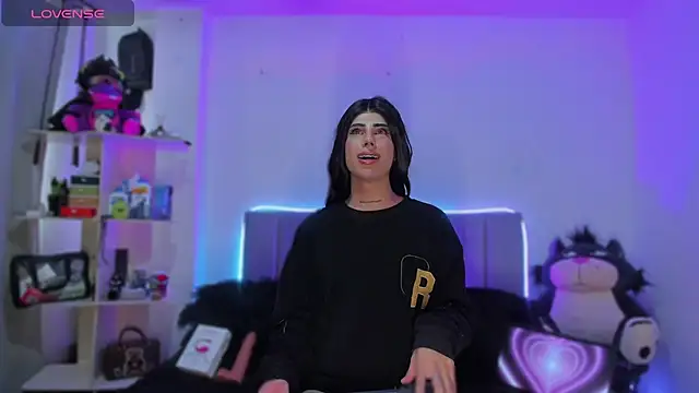 Snapshot of Emily_pena chatting on December 2025 07:53:01 PM Emily pena online show from December 2025 07:53:01 PM