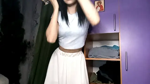 Snapshot of CaryJaurigue chatting on December 2025 08:04:01 PM CaryJaurigue online show from December 2025 08:04:01 PM