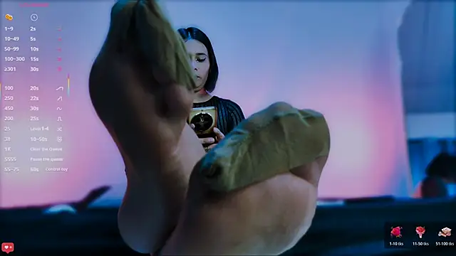 ScarlettRedsins online show from February 2026 01:00:02 AM