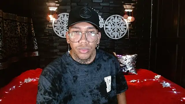 THIAN KNOX online show from December 2025 05:53:01 PM