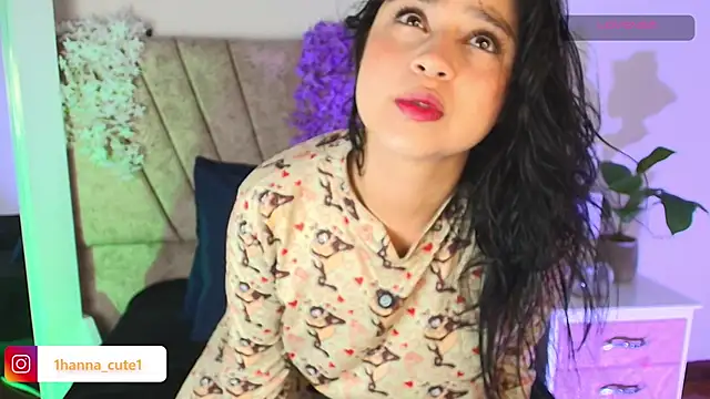 Snapshot of hannaa_cute chatting on May 2026 12:56:02 PM hannaa cute online show from May 2026 12:56:02 PM