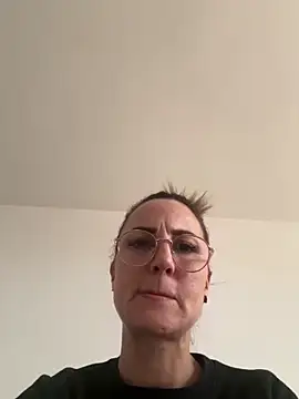 gatita07 online show from December 2025 02:14:02 PM