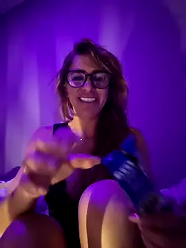 LaLynn online show from April 2026 10:15:01 PM