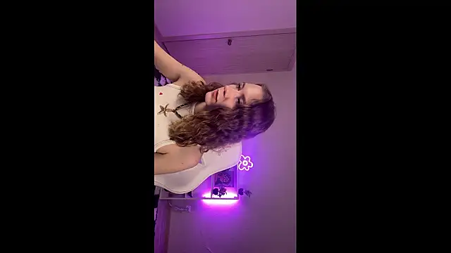 KellySunn online show from February 2026 09:17:01 AM