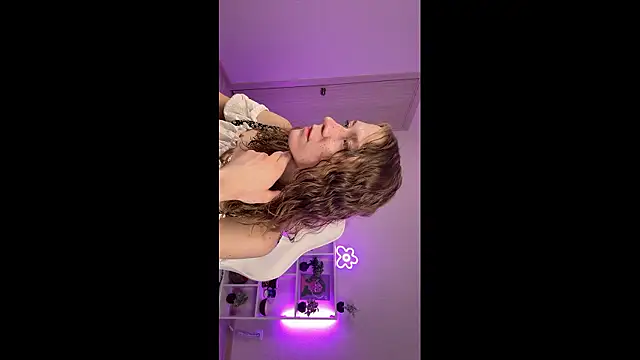 KellySunn online show from February 2026 09:06:02 AM