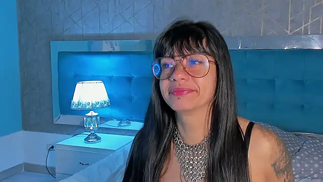 ValkiriaRaven online show from December 2025 01:07:01 PM