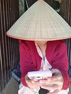 Snapshot of Lill-ly03 chatting on December 2025 02:51:02 AM Lill-ly03 online show from December 2025 02:51:02 AM