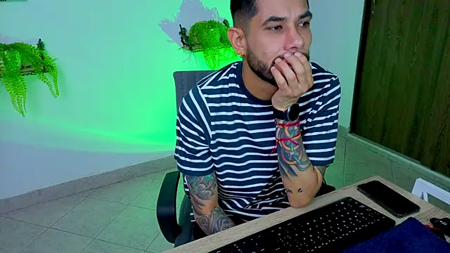 RexLive Medusa online show from December 2025 02:24:02 PM