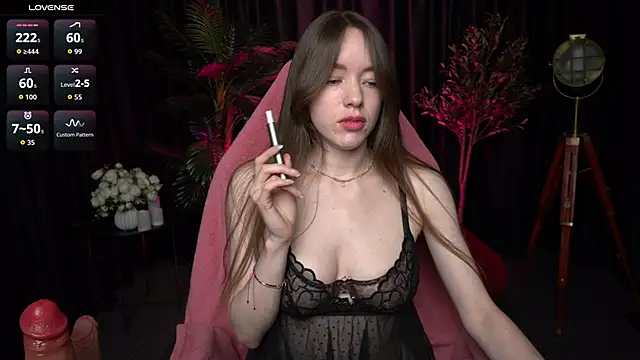 Velouraa online show from April 2026 09:34:03 PM