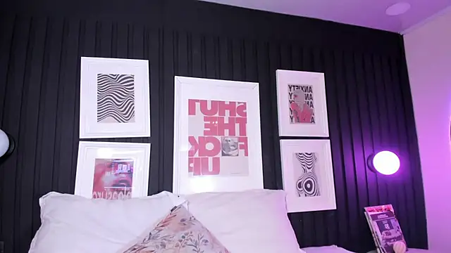 leslie thompson online show from January 2026 07:52:02 PM