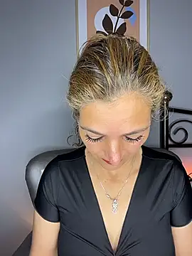 Snapshot of JennaMilf_ chatting on May 2026 04:34:01 PM JennaMilf online show from May 2026 04:34:01 PM