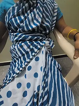 Tamilwifelove online show from December 2025 09:45:01 PM