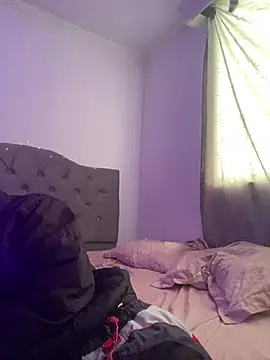 cute emmma online show from April 2026 12:21:01 PM