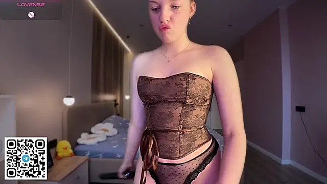 Snapshot of steffi_meoww chatting on May 2026 08:51:02 AM steffi meoww online show from May 2026 08:51:02 AM