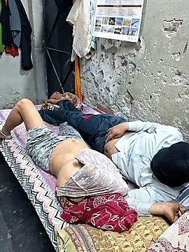 Radhacpl9528 online show from April 2026 06:23:01 PM