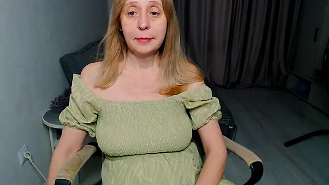 MiLenaMilf online show from April 2026 04:09:02 AM