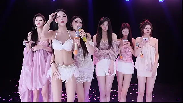 Snapshot of RV-525- chatting on February 2026 02:53:01 AM RV-525- online show from February 2026 02:53:01 AM