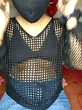 Saumyy online show from February 2026 04:58:02 PM