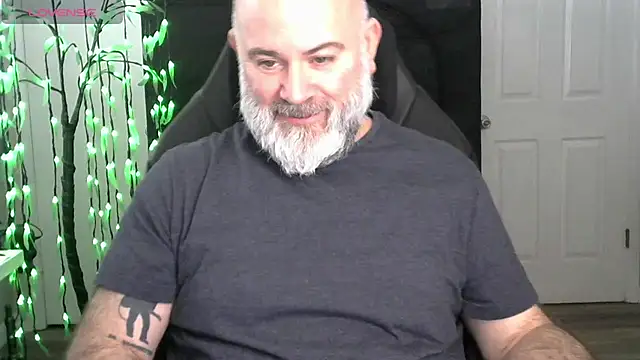 XJJ77x online show from February 2026 05:09:02 PM