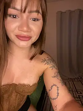 Isisbennett online show from April 2026 08:53:02 PM