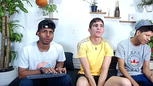 Snapshot of Interracial_Snow_Bunny chatting on February 2026 03:08:02 PM Interracial Snow Bunny online show from February 2026 03:08:02 PM