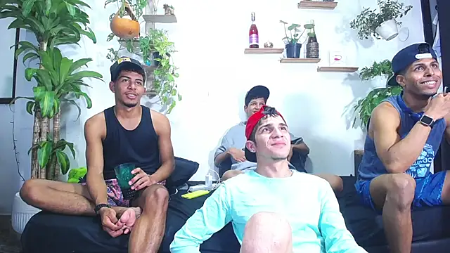 Snapshot of Interracial_Snow_Bunny chatting on February 2026 11:28:02 PM Interracial Snow Bunny online show from February 2026 11:28:02 PM